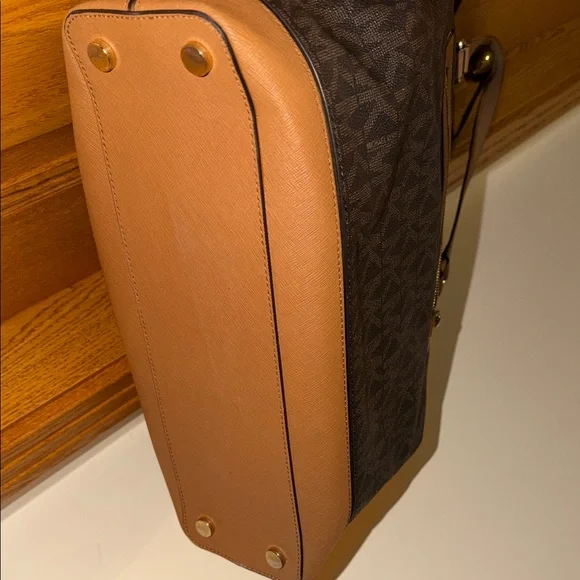 Michael Kors Black and Tan Signature Tote - Picture 5 of 11